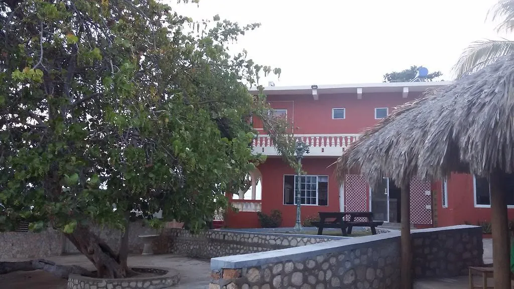 South Sea View, South Coast Hotel Black River Casa de hóspedes
